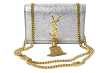 Load image into Gallery viewer, SAINT LAURENT サンローラン ケイト タッセル スモール ショルダーバッグ パイソン柄 シルバー ゴールド金具 美品 中古 4b002447
