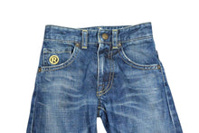 Load image into Gallery viewer, BAPE KIDS ベイプキッズ デニムストレートパンツ 100サイズ ロゴプリント ダークブルー ホワイト コットン 美品 中古 4b002461