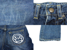 Load image into Gallery viewer, BAPE KIDS ベイプキッズ デニムストレートパンツ 100サイズ ロゴプリント ダークブルー ホワイト コットン 美品 中古 4b002461