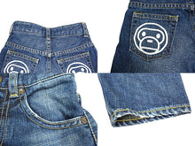 Load image into Gallery viewer, BAPE KIDS ベイプキッズ デニムストレートパンツ 100サイズ ロゴプリント ダークブルー ホワイト コットン 美品 中古 4b002461