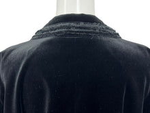 Load image into Gallery viewer, CHANEL シャネル ダブルジャケット メンズ ブラック P38249V15297 ココマーク装飾 ベルベット サイズ50 94305 美品 中古 4b002480
