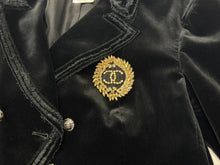 画像をギャラリービューアに読み込む, CHANEL シャネル ダブルジャケット メンズ ブラック P38249V15297 ココマーク装飾 ベルベット サイズ50 94305 美品 中古 4b002480