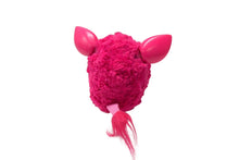 Load image into Gallery viewer, TAKARA TOMY タカラトミー ファービー キャンディピンク プラスチック おもちゃ 玩具 ぬいぐるみ 4904810477501 美品 中古 4b002499