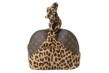 Load image into Gallery viewer, 極美品 LOUIS VUITTON ルイヴィトン アルマ ハンドバッグ M99032 モノグラム レオパード アズディン アライア 100周年限定 中古 4b002550