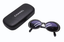 画像をギャラリービューアに読み込む, CHANEL シャネル サングラス アイウェア 05256 94305 イタリア製 プラスチック ラインストーン ブラック 美品 中古 4b002555
