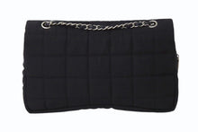 Load image into Gallery viewer, CHANEL シャネル チョコバー チェーンショルダーバッグ マトラッセ 8番台 ターンロック ナイロン ブラック 美品 中古 4b002570