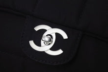 Load image into Gallery viewer, CHANEL シャネル チョコバー チェーンショルダーバッグ マトラッセ 8番台 ターンロック ナイロン ブラック 美品 中古 4b002570