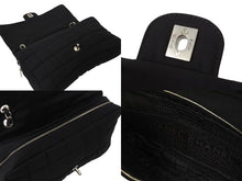 Load image into Gallery viewer, CHANEL シャネル チョコバー チェーンショルダーバッグ マトラッセ 8番台 ターンロック ナイロン ブラック 美品 中古 4b002570