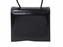 Load image into Gallery viewer, 極美品 YVES SAINT LAURENT イヴサンローラン ハンドバッグ トップハンドル カーフレザー ブラック ロゴ金具 シルバー金具 中古 4b002576