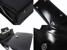 Load image into Gallery viewer, 極美品 YVES SAINT LAURENT イヴサンローラン ハンドバッグ トップハンドル カーフレザー ブラック ロゴ金具 シルバー金具 中古 4b002576