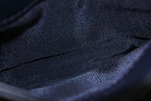 Load image into Gallery viewer, 極美品 CHANEL シャネル ワイルドステッチカードケース 26番台 ココマーク レザー ネイビー マルチカラー 中古 4b002579