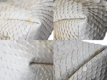 Load image into Gallery viewer, 極美品 CHANEL シャネル チェーンハンドバッグ 14番台 ココマーク ホワイト系 アンティークシルバー金具 中古 4b002586