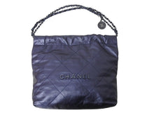 Load image into Gallery viewer, 新品同様 CHANEL シャネル 22 ハンドバッグ ショルダーバッグ ネイビー メタリック カーフスキン ブラック金具 中古 4b002608