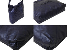 Load image into Gallery viewer, 新品同様 CHANEL シャネル 22 ハンドバッグ ショルダーバッグ ネイビー メタリック カーフスキン ブラック金具 中古 4b002608