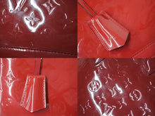 Load image into Gallery viewer, LOUIS VUITTON ルイヴィトン アルマPM ハンドバッグ M90096 モノグラム ヴェルニ レッド ゴールド金具 美品 中古 4b002636