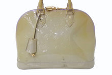 Load image into Gallery viewer, LOUIS VUITTON ルイヴィトン アルマPM ハンドバッグ SN0184 モノグラム ヴェルニ ブルーグレー系 ゴールド金具 良品 中古 4b002637