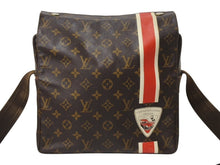 Load image into Gallery viewer, LOUIS VUITTON ルイヴィトン M41431 モノグラム チャイナラン ナヴィグリオ 2008年限定 ショルダーバッグ モノグラム 美品 中古 4b002639