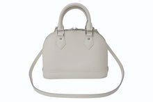 Load image into Gallery viewer, LOUIS VUITTON ルイヴィトン アルマBB 2WAYバッグ ハンドバッグ ショルダーバッグ M4085J エピレザー アイボリー 美品 中古 4b002655