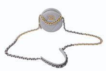Load image into Gallery viewer, 極美品 CHANEL シャネル ショルダーバッグ シャネル19 ラウンド ホワイト ラムスキン 29番台 ゴールド、シルバー金具 29495568 中古 4b002656