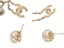Load image into Gallery viewer, CHANEL シャネル チェーンベルト 06A刻印 ココマーク フェイクパール ラインストーン メタル GP ゴールド 鳥カゴモチーフ 美品 中古 4b002670