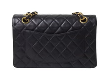 Load image into Gallery viewer, 極美品 CHANEL シャネル マトラッセ23 Wフラップ Wチェーンショルダーバッグ 5番台 ラムスキン ココマーク ブラック ゴールド金具 中古 4b002678