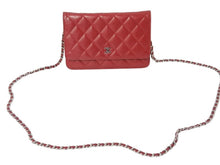 画像をギャラリービューアに読み込む, CHANEL シャネル チェーンウォレット ショルダーバッグ 長財布 19番台 ラムスキン ココマーク キルティング レッド 美品 中古 4b002700