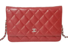 画像をギャラリービューアに読み込む, CHANEL シャネル チェーンウォレット ショルダーバッグ 長財布 19番台 ラムスキン ココマーク キルティング レッド 美品 中古 4b002700