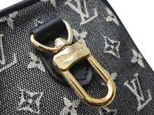 画像をギャラリービューアに読み込む, 極美品 LOUIS VUITTON ルイヴィトン モノグラム ミニ ウス ディジタル デジカメケース ポーチ M92066 グレー ネイビー 中古 4b002720