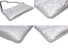 Load image into Gallery viewer, CHANEL シャネル アクセサリーポーチ カメリア ハンドバッグ ワンショルダーバッグ 8番台 シルバー ガンメタ金具 美品 中古 4b002723