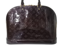 Load image into Gallery viewer, LOUIS VUITTON ルイヴィトン アルマGM ハンドバッグ M93595 モノグラム ヴェルニ バーガンディ ゴールド金具 美品 中古 4b002726