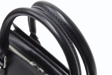 Load image into Gallery viewer, 極美品 LOUIS VUITTON ルイヴィトン ポンヌフPM ハンドバッグ M59072 エピ レザー ブラック シルバー金具 中古 4b002728