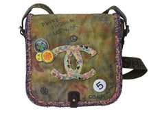 Load image into Gallery viewer, 極美品 CHANEL シャネル エンブロイダリー グラフィティ ショルダーバッグ A92789 ココマーク 21番台 カーキ 中古 4b002745