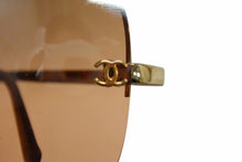Load image into Gallery viewer, 極美品 CHANEL シャネル リムレス サングラス 4112 c.291/7H サイズ65□16 120 ココマーク ブラウン 中古 4b002799