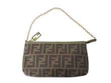 画像をギャラリービューアに読み込む, FENDI フェンディ アクセサリーポーチ ワンショルダーバッグ 8BR592 ズッカ柄 ブラウン ゴールド金具 美品 中古 4b002836