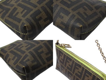 画像をギャラリービューアに読み込む, FENDI フェンディ アクセサリーポーチ ワンショルダーバッグ 8BR592 ズッカ柄 ブラウン ゴールド金具 美品 中古 4b002836