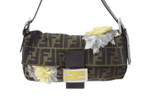 画像をギャラリービューアに読み込む, 極美品 FENDI フェンディ マンマバケット ワンショルダーバッグ 26424 ズッカ柄 フラワーモチーフ 刺繍 シルバー金具 中古 4b002837