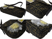 画像をギャラリービューアに読み込む, 極美品 FENDI フェンディ マンマバケット ワンショルダーバッグ 26424 ズッカ柄 フラワーモチーフ 刺繍 シルバー金具 中古 4b002837