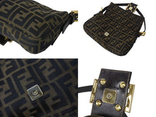 画像をギャラリービューアに読み込む, FENDI フェンディ マンマバケット ワンショルダーバッグ 26424 ズッカ柄 ブラウン キャンバス レザー ゴールド金具 美品 中古 4b002838