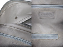 Load image into Gallery viewer, CHANEL シャネル ショルダーバッグ マトラッセ シルバー カーフスキン 21番台 アンティークシルバー金具 美品 中古 4b002849