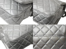 Load image into Gallery viewer, CHANEL シャネル ショルダーバッグ マトラッセ シルバー カーフスキン 21番台 アンティークシルバー金具 美品 中古 4b002849