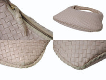Load image into Gallery viewer, BOTTEGAVENETA ボッテガヴェネタ イントレチャート ミディアムヴェネタバッグ ショルダーバッグ ベージュ レザー 良品 中古 4b002862