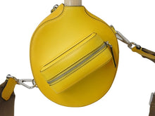 画像をギャラリービューアに読み込む, 新品未使用 FENDI フェンディ 卓球 セット ラケット ショルダーケース イタリア製 イエロー レザー 中古 4b002909