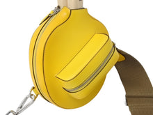 画像をギャラリービューアに読み込む, 新品未使用 FENDI フェンディ 卓球 セット ラケット ショルダーケース イタリア製 イエロー レザー 中古 4b002909