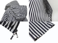 画像をギャラリービューアに読み込む, 新品同様品 CHANEL シャネル ストライプ 24年 アノラック メンズ ココマーク ジャケット P76215 サイズ36 ブラック ホワイト 中古 4b002941