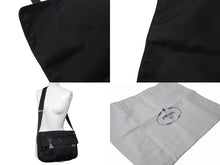 画像をギャラリービューアに読み込む, PRADA プラダ VERA トライアングルロゴ ショルダーバッグ メッセンジャーバッグ ナイロン レザー ブラック シルバー金具 美品 中古 4b002978