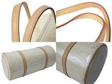 Load image into Gallery viewer, LOUIS VUITTON ルイヴィトン ベッドフォード ハンドバッグ M91331 モノグラムヴェルニ 筒型 ゴールド金具 イエロー 美品 中古 4c002990