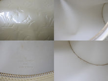 Load image into Gallery viewer, LOUIS VUITTON ルイヴィトン ベッドフォード ハンドバッグ M91331 モノグラムヴェルニ 筒型 ゴールド金具 イエロー 美品 中古 4c002990