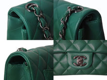 Load image into Gallery viewer, 極美品 CHANEL シャネル 横長 20cm ショルダーバッグ A69900 23番台 ミニマトラッセ グリーン ショルダーチェーン ラムスキン 中古 4b003005