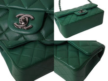 Load image into Gallery viewer, 極美品 CHANEL シャネル 横長 20cm ショルダーバッグ A69900 23番台 ミニマトラッセ グリーン ショルダーチェーン ラムスキン 中古 4b003005