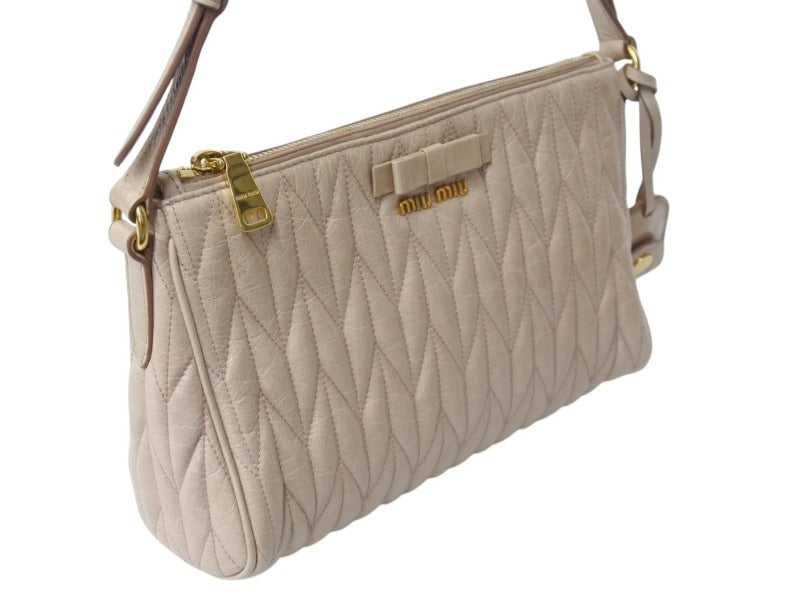 ミュウミュウ ショルダーバッグ ハンド マテラッセ ゴールド金具 ベージュ系 ミュウミュウ ハンドバッグ ショルダーバッグ マテラッセ ワンダー